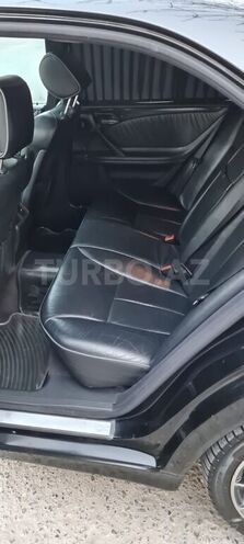Mercedes E 320 2001, 300,000 km - 3.2 l - Yevlax