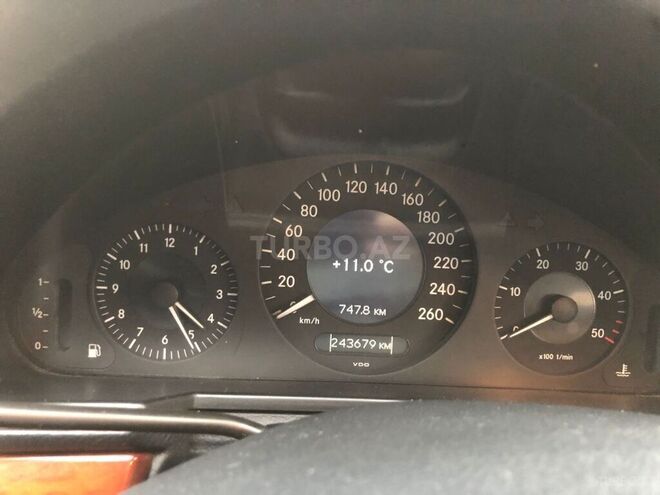 Mercedes E 220 2008, 244,000 km - 2.2 l - Bakı