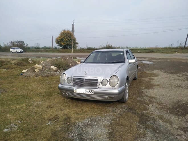 Mercedes E 220 1996, 173,000 km - 2.2 l - Bərdə