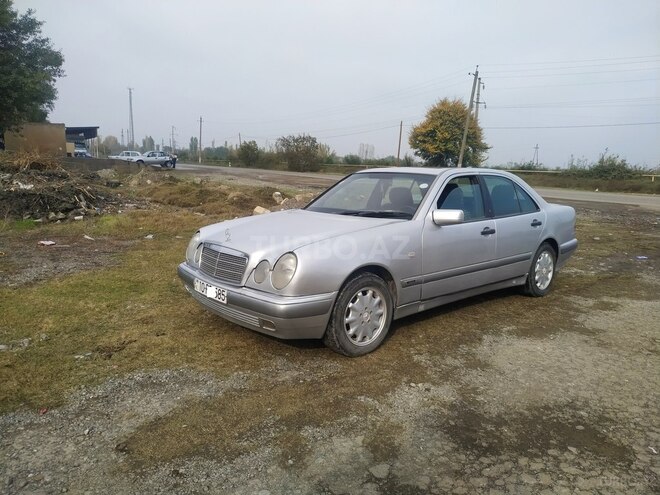 Mercedes E 220 1996, 173,000 km - 2.2 l - Bərdə