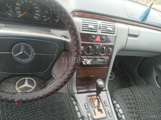 Mercedes E 220 1996, 173,000 km - 2.2 l - Bərdə