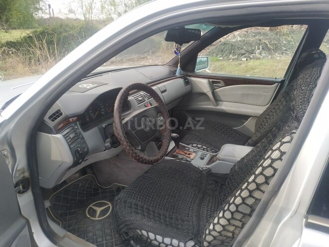 Mercedes E 220 1996, 173,000 km - 2.2 l - Bərdə