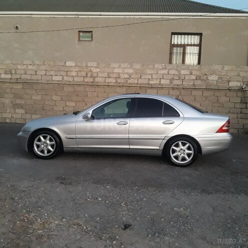 Mercedes C 240 2000, 328,100 km - 2.6 l - Bakı