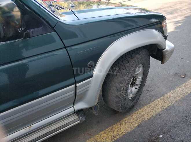 Mitsubishi Pajero 1993, 298,000 km - 3.0 l - Quba
