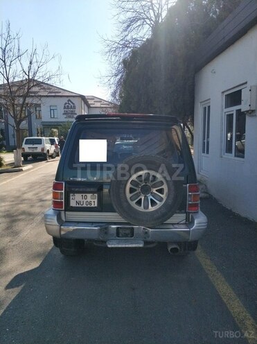 Mitsubishi Pajero 1993, 298,000 km - 3.0 l - Quba