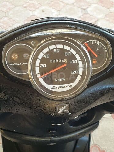 Honda  2016, 8,800 km - 1.1 l - Bakı