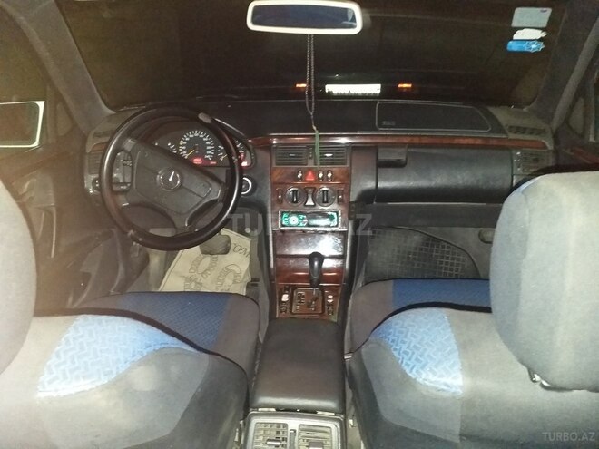 Mercedes E 240 1998, 260,000 km - 2.4 l - Bakı