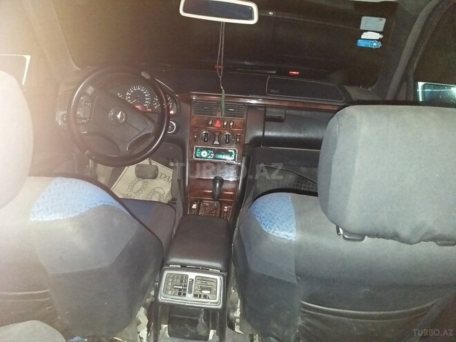 Mercedes E 240 1998, 260,000 km - 2.4 l - Bakı
