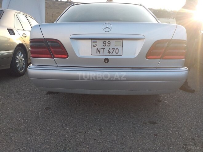 Mercedes E 240 1998, 260,000 km - 2.4 l - Bakı