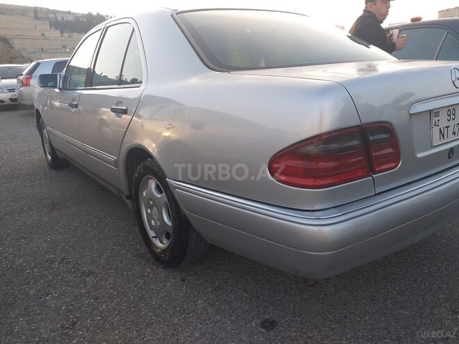 Mercedes E 240 1998, 260,000 km - 2.4 l - Bakı