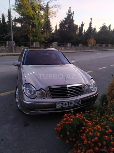 Mercedes E 240 2004, 240,000 km - 2.6 l - Zaqatala