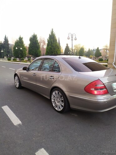 Mercedes E 240 2004, 240,000 km - 2.6 l - Zaqatala