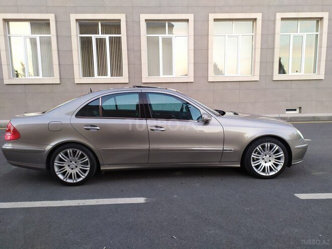 Mercedes E 240 2004, 240,000 km - 2.6 l - Zaqatala