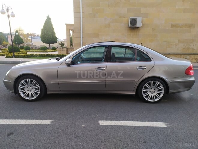 Mercedes E 240 2004, 240,000 km - 2.6 l - Zaqatala