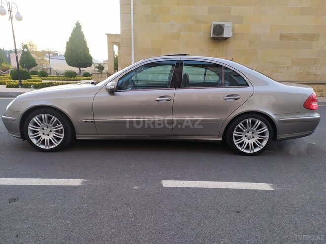 Mercedes E 240 2004, 240,000 km - 2.6 l - Zaqatala
