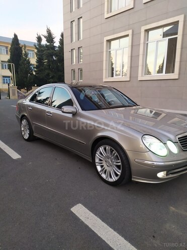 Mercedes E 240 2004, 240,000 km - 2.6 l - Zaqatala