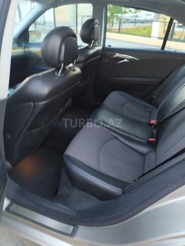 Mercedes E 240 2004, 240,000 km - 2.6 l - Zaqatala