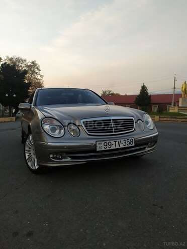 Mercedes E 240 2004, 240,000 km - 2.6 l - Zaqatala