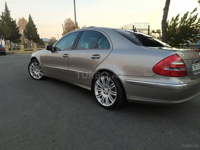 Mercedes E 240 2004, 240,000 km - 2.6 l - Zaqatala