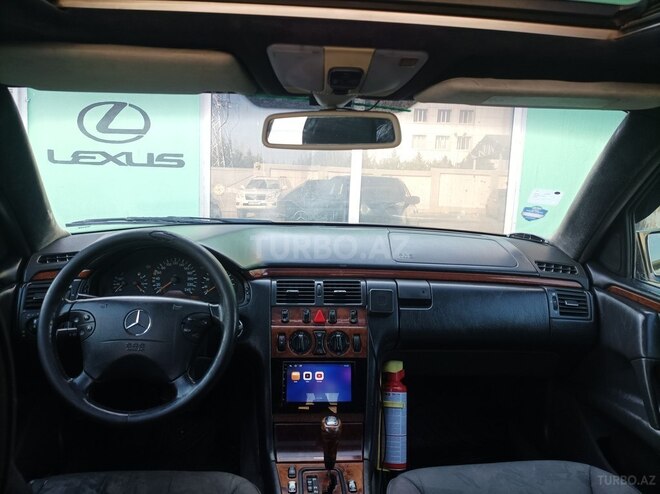 Mercedes E 240 1999, 396,000 km - 2.4 л - Bakı