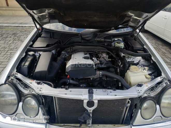 Mercedes E 200 1999, 427,000 km - 2.0 л - Bakı