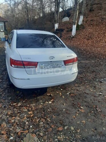 Hyundai Sonata 2009, 390,000 km - 2.4 l - Quba