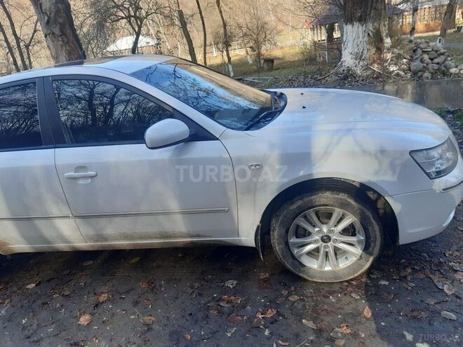 Hyundai Sonata 2009, 390,000 km - 2.4 l - Quba
