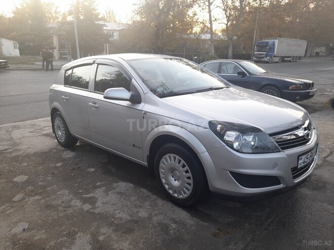 Opel Astra 2009, 131,000 km - 1.4 l - Mingəçevir