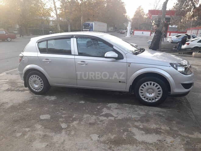 Opel Astra 2009, 131,000 km - 1.4 l - Mingəçevir