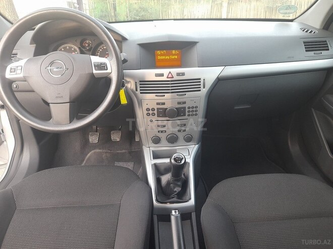 Opel Astra 2009, 131,000 km - 1.4 l - Mingəçevir