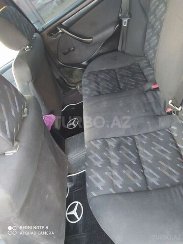 Mercedes C 220 2000, 303,000 km - 2.2 л - Bakı