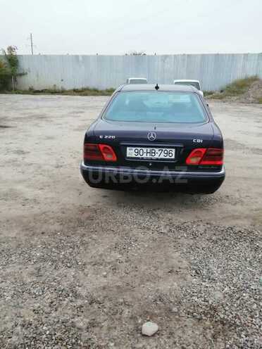Mercedes E 220 1998, 300,000 km - 2.2 l - Ucar