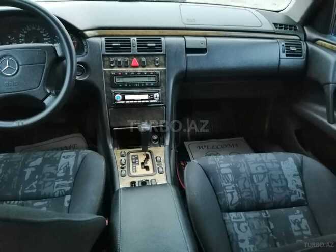 Mercedes E 220 1998, 300,000 km - 2.2 l - Ucar