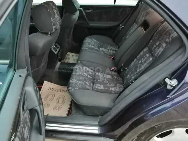 Mercedes E 220 1998, 300,000 km - 2.2 l - Ucar