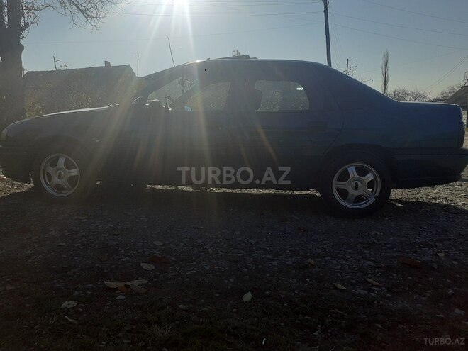 Opel Vectra 1995, 490,575 km - 1.8 l - Qax
