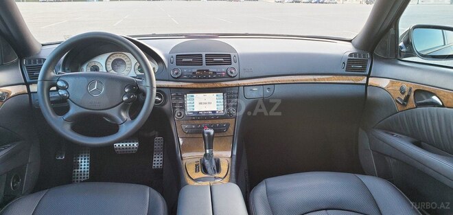 Mercedes E 350 2006, 261,500 km - 3.5 l - Bakı