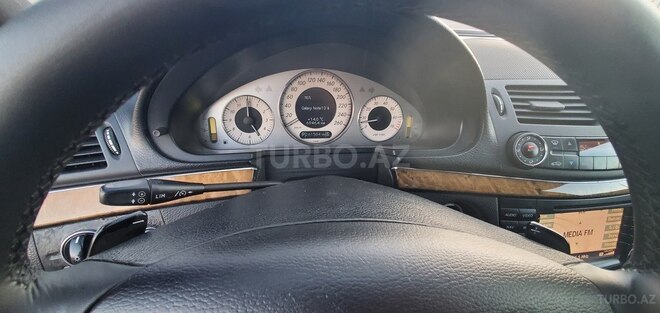Mercedes E 350 2006, 261,500 km - 3.5 l - Bakı