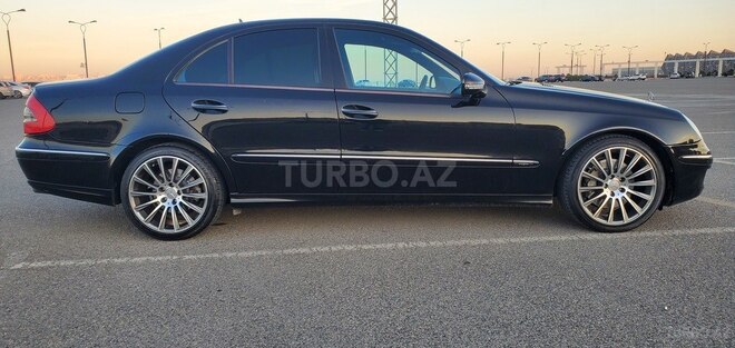 Mercedes E 350 2006, 261,500 km - 3.5 l - Bakı
