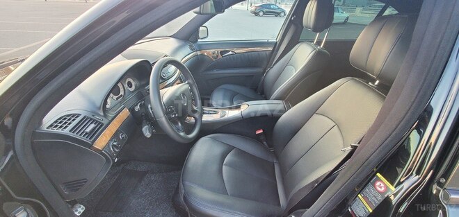 Mercedes E 350 2006, 261,500 km - 3.5 l - Bakı