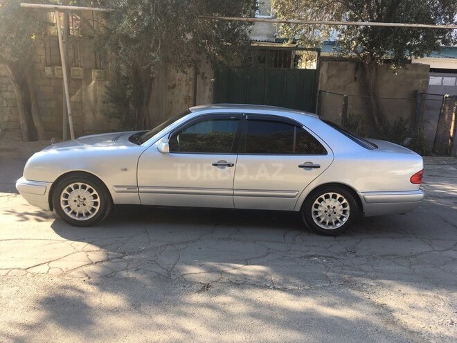 Mercedes E 240 1998, 295,000 km - 2.4 l - Bakı