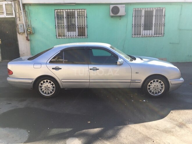 Mercedes E 240 1998, 295,000 km - 2.4 l - Bakı
