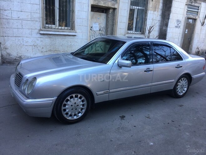 Mercedes E 240 1998, 295,000 km - 2.4 l - Bakı