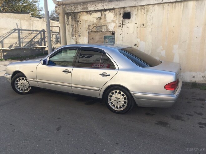 Mercedes E 240 1998, 295,000 km - 2.4 l - Bakı