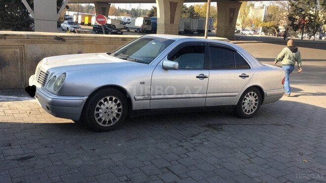 Mercedes E 240 1998, 295,000 km - 2.4 l - Bakı