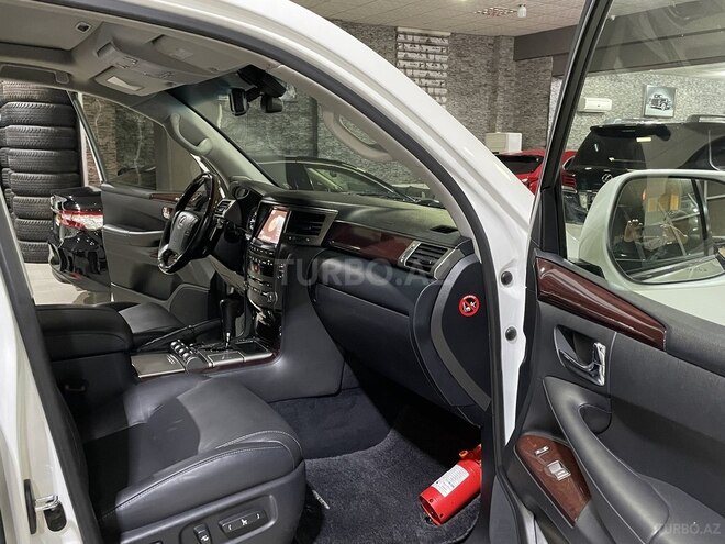 Lexus LX 570