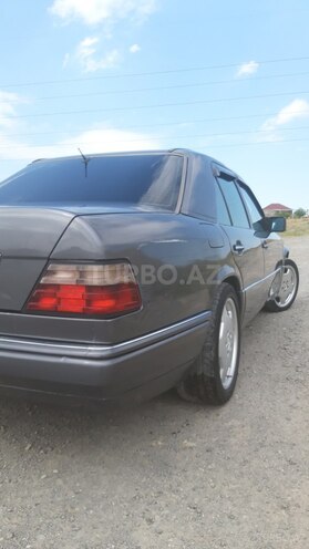 Mercedes E 220 1995, 470,000 km - 2.2 l - Bakı