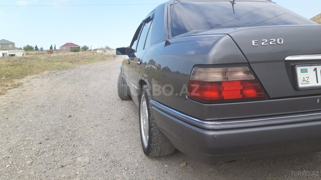 Mercedes E 220 1995, 470,000 km - 2.2 l - Bakı