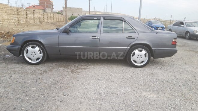 Mercedes E 220 1995, 470,000 km - 2.2 l - Bakı