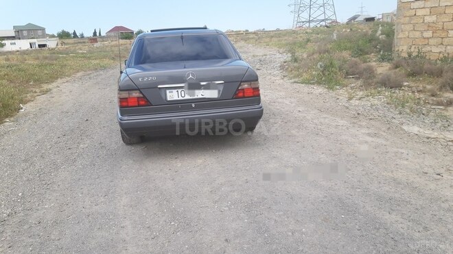 Mercedes E 220 1995, 470,000 km - 2.2 l - Bakı