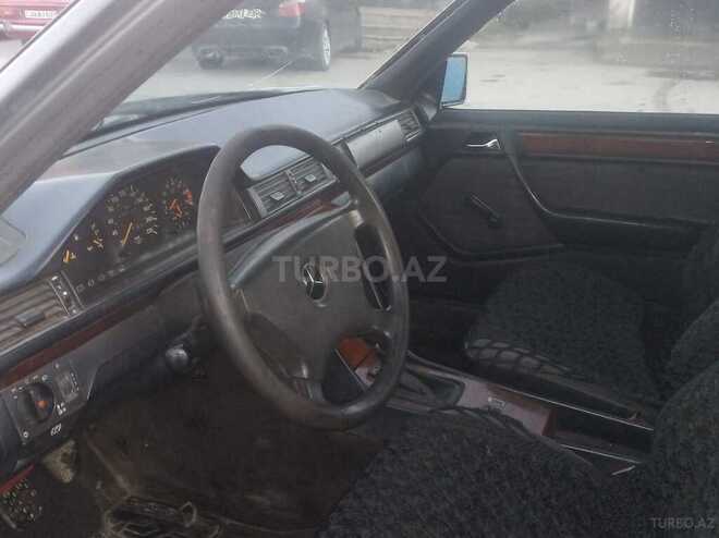 Mercedes E 200 1991, 289,000 km - 2.0 l - Quba